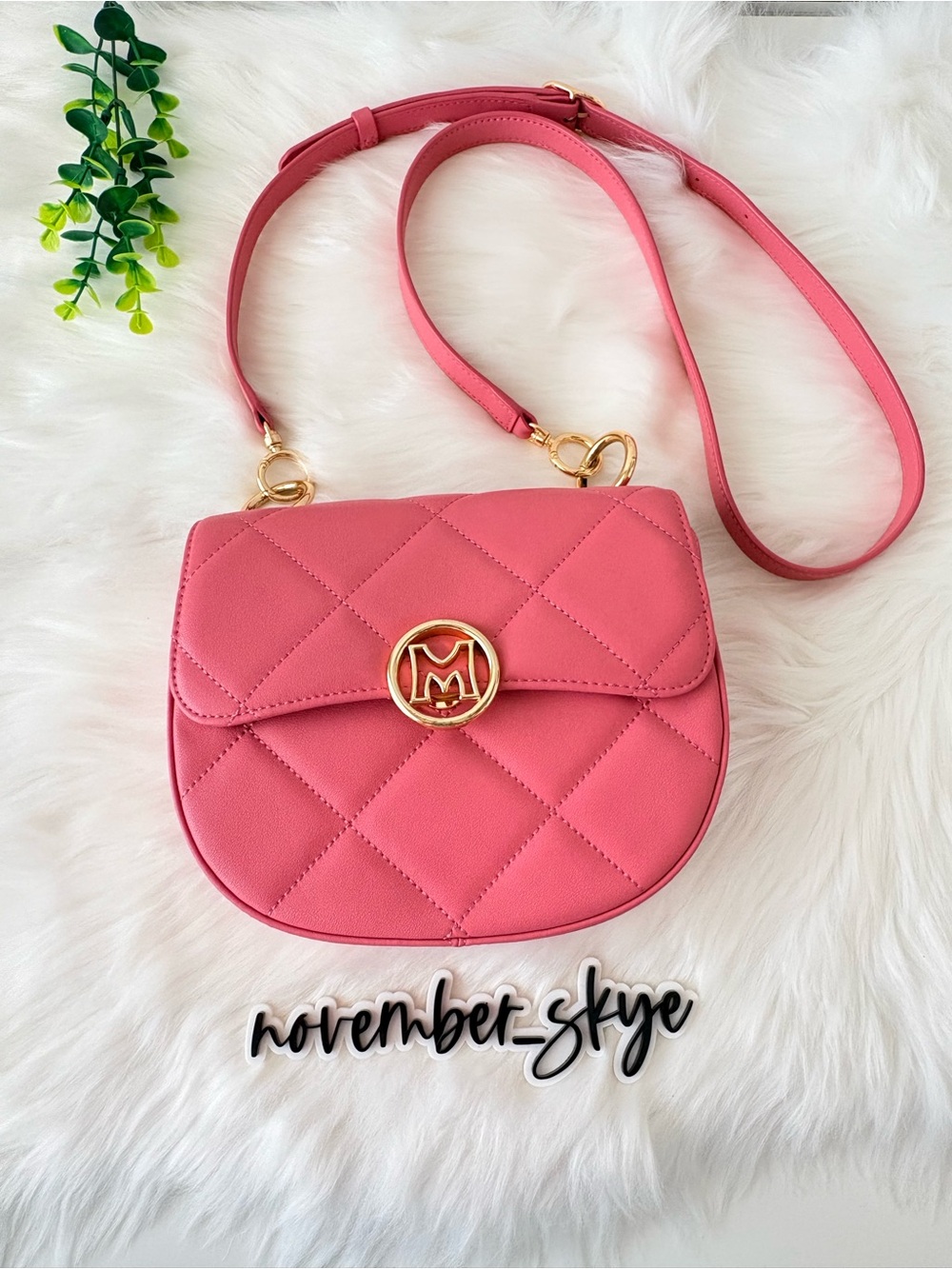 Metrocity Pink Quilted Leather Crossbody Bag Gold Logo‎ Saddle Bag Womens